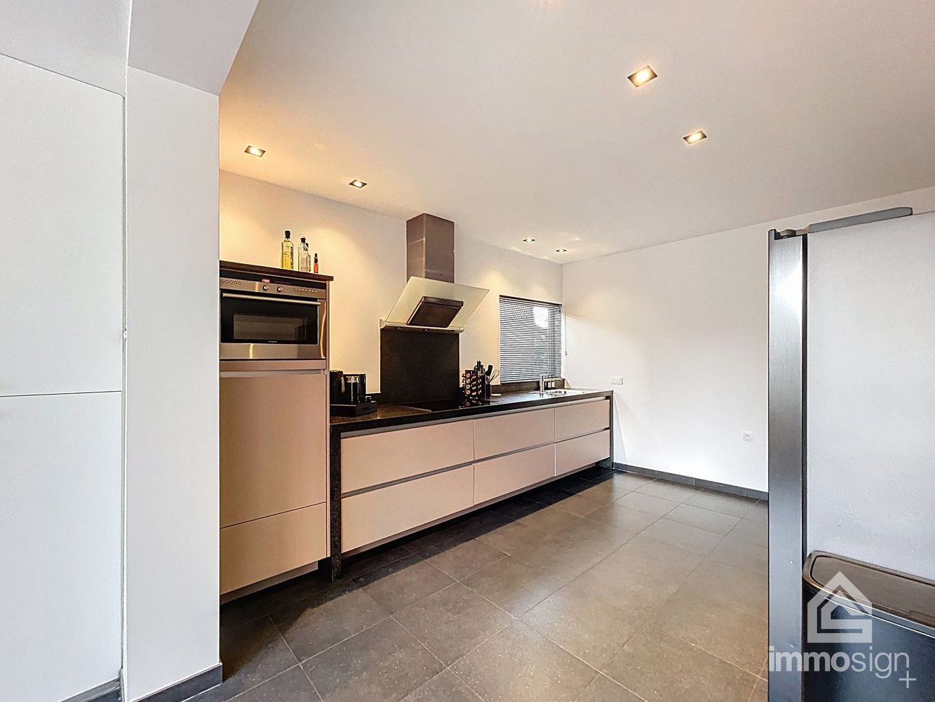 Modern gerenoveerde gezinswoning met authentieke elementen en een toffe uitstraling te Hamont-Achel! foto 6