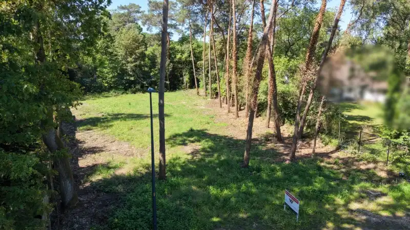 Bouwgrond van 18 are met perceelsbreedte 25 meter voor open bebouwing foto 2