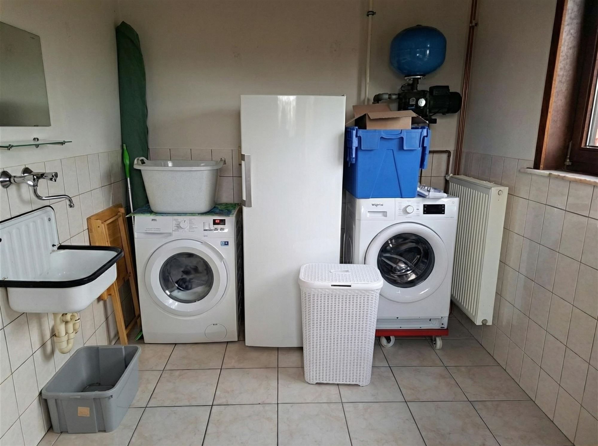 Ruime bungalow met mooie tuin en grote oprit. 3 slaapkamers. foto 6