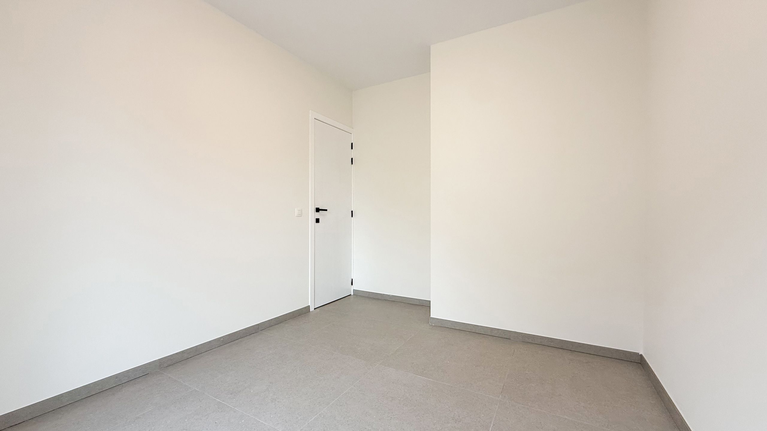 Nieuwbouwappartement met 3 slaapkamers en tuin! foto 29