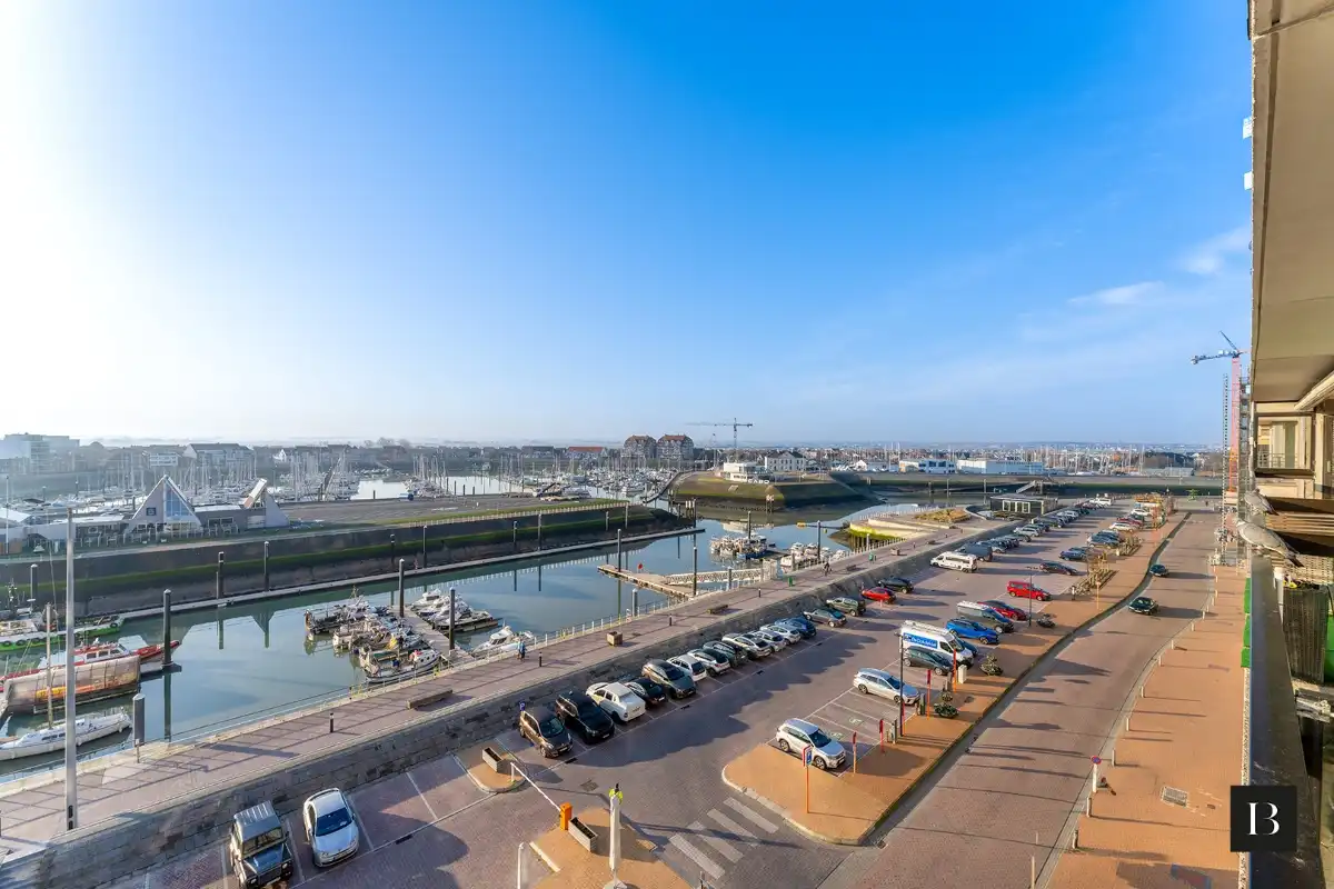 Instapklaar en ruim hoekappartement met 2 slaapkamers aan de haven foto 7