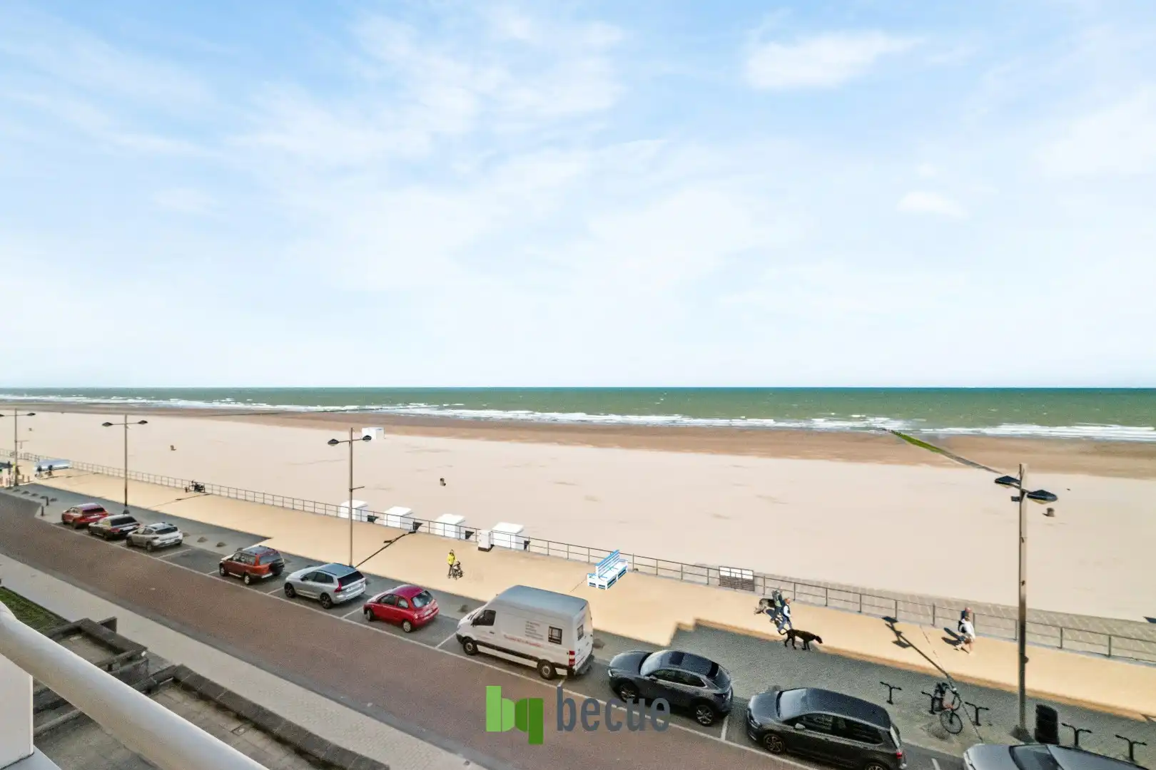 Ruim lichtrijk 2 slaapkamerappartement met zicht op zee.  foto 6