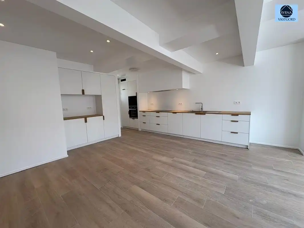 GERENOVEERD APPARTEMENT MET 2 SLAAPKAMERS foto 3