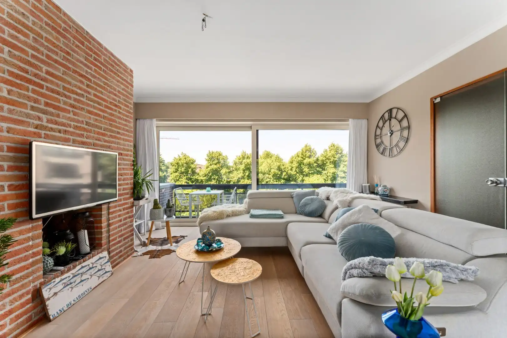 Lichtrijk en instapklaar appartement met garage te Kristus-Koning foto 3