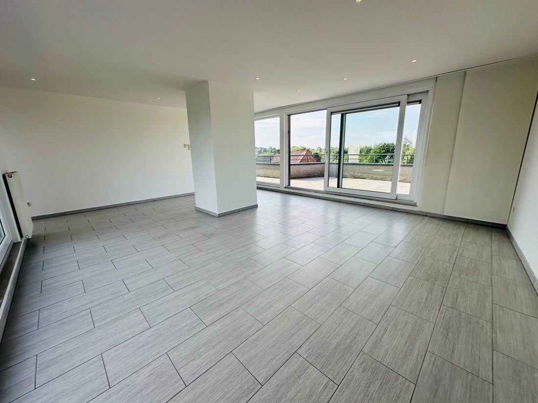 Luxe penthouse appartement te Hasselt/Kermt foto 3