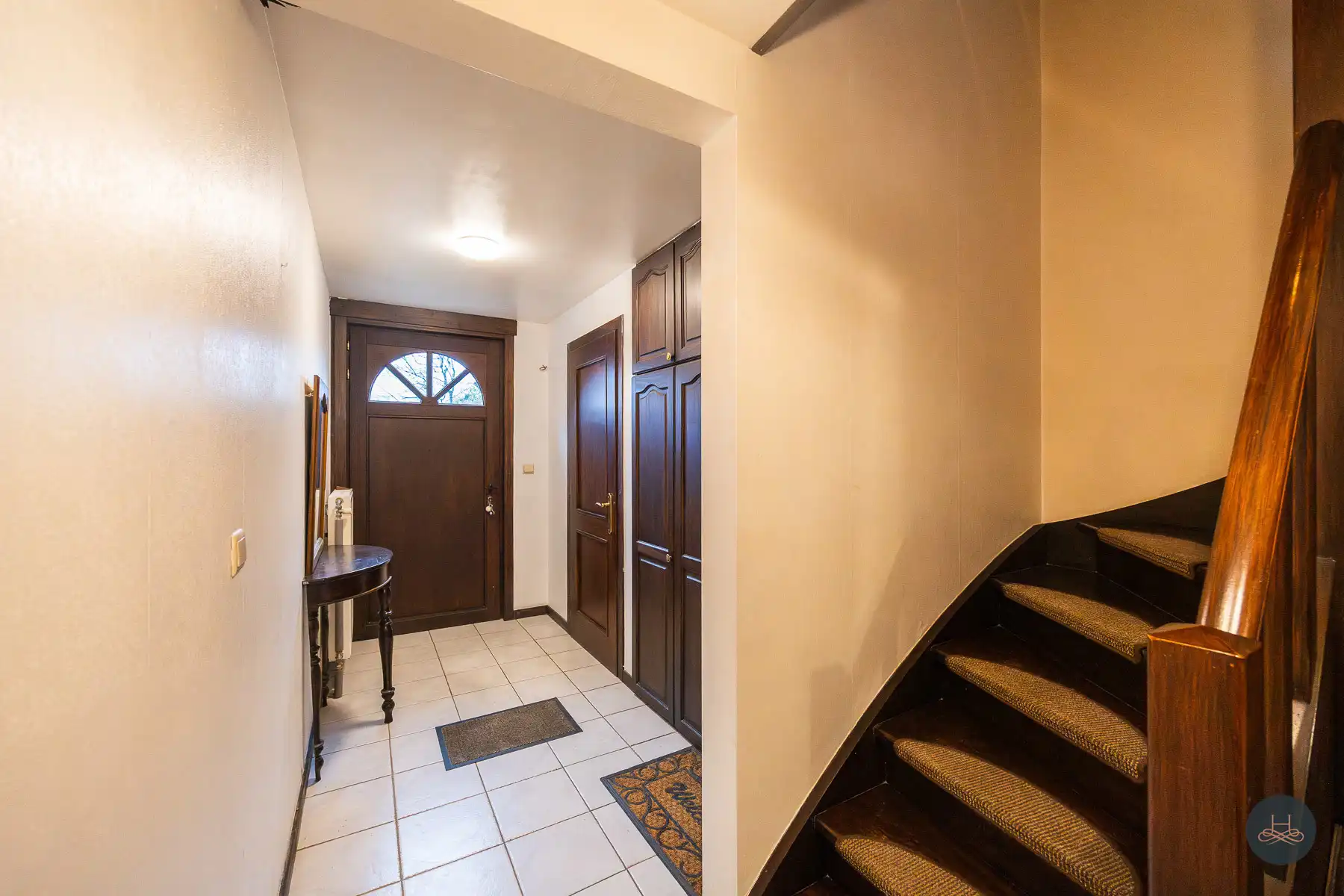 Warme, halfopen energiezuinige woning met dubbele garage foto 18