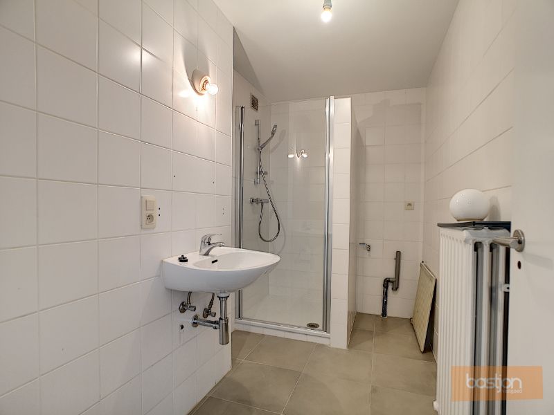 Instapklaar appartement met garage. foto 5