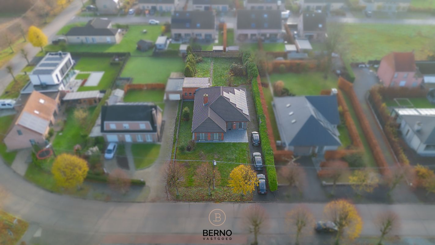 Te renoveren laagbouwwoning op 1.095m2 foto 2