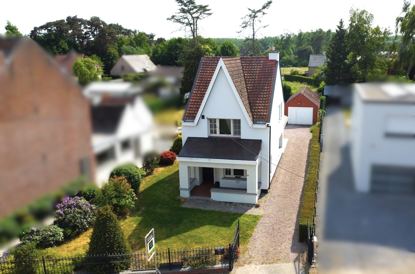 Instapklare woning met tuin, garage en 3 slaapkamers te Haacht! foto {{pictureIndex}}