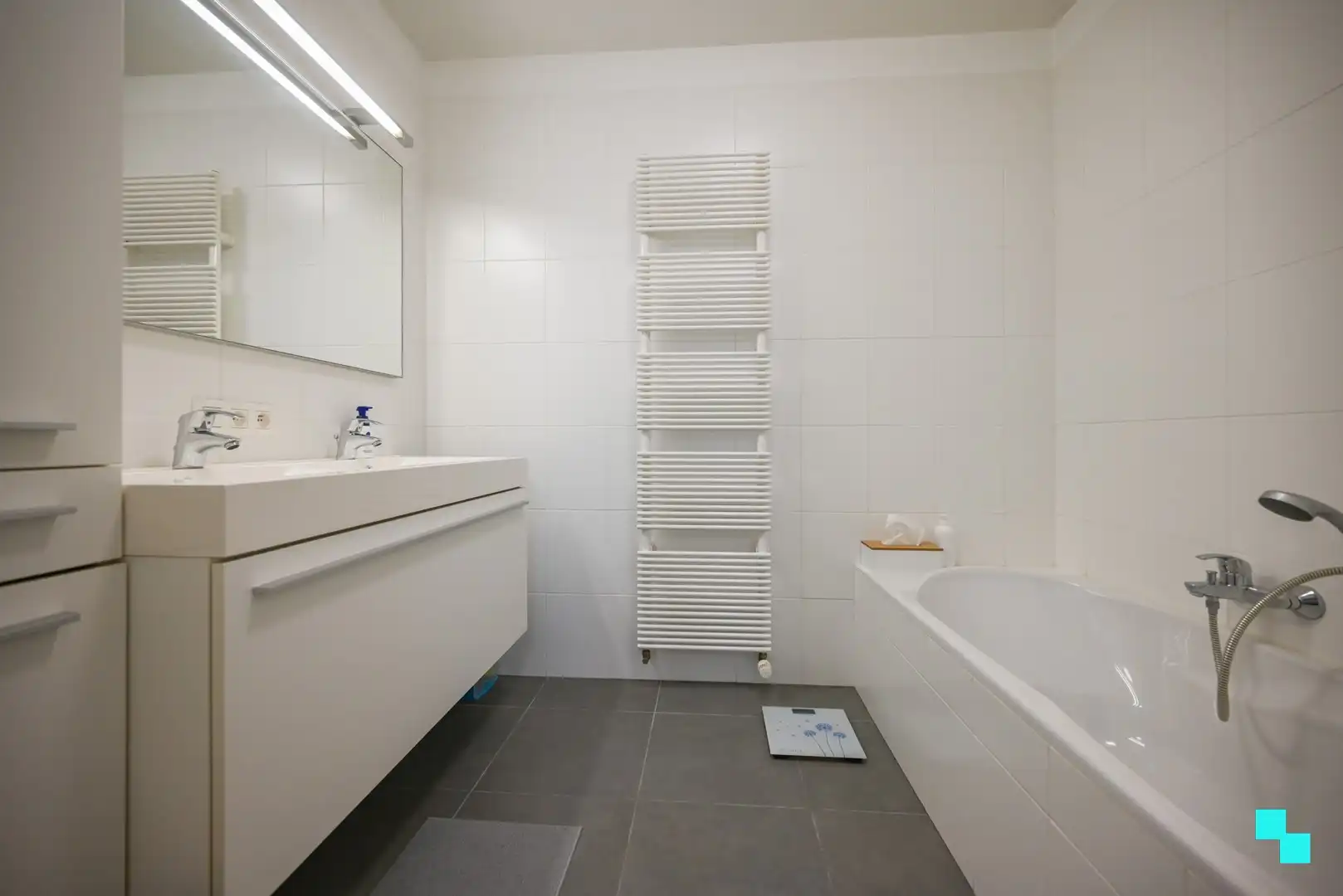 Lichtrijk tweeslaapkamer appartement te hartje Izegem foto 23