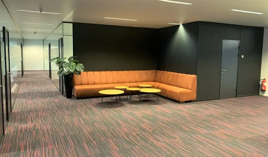 Gemeubeld kantoor in businesscenter Talentarena aan Dampoort station foto 7