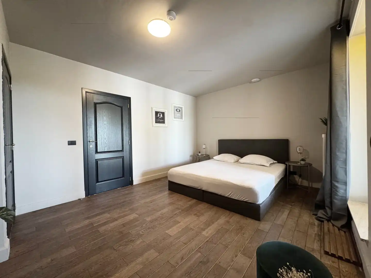 Unieke en ruime villa met 8 slaapkamers, lift, zonnepanelen en 10 parkeerplaatsen op riant perceel van 2.313 m² foto 10