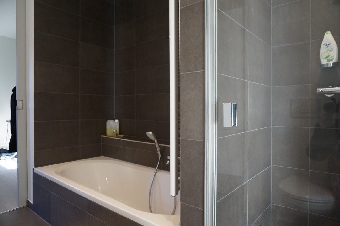 Bijzonder groot appartement met twee slaapkamers te huur! foto 7