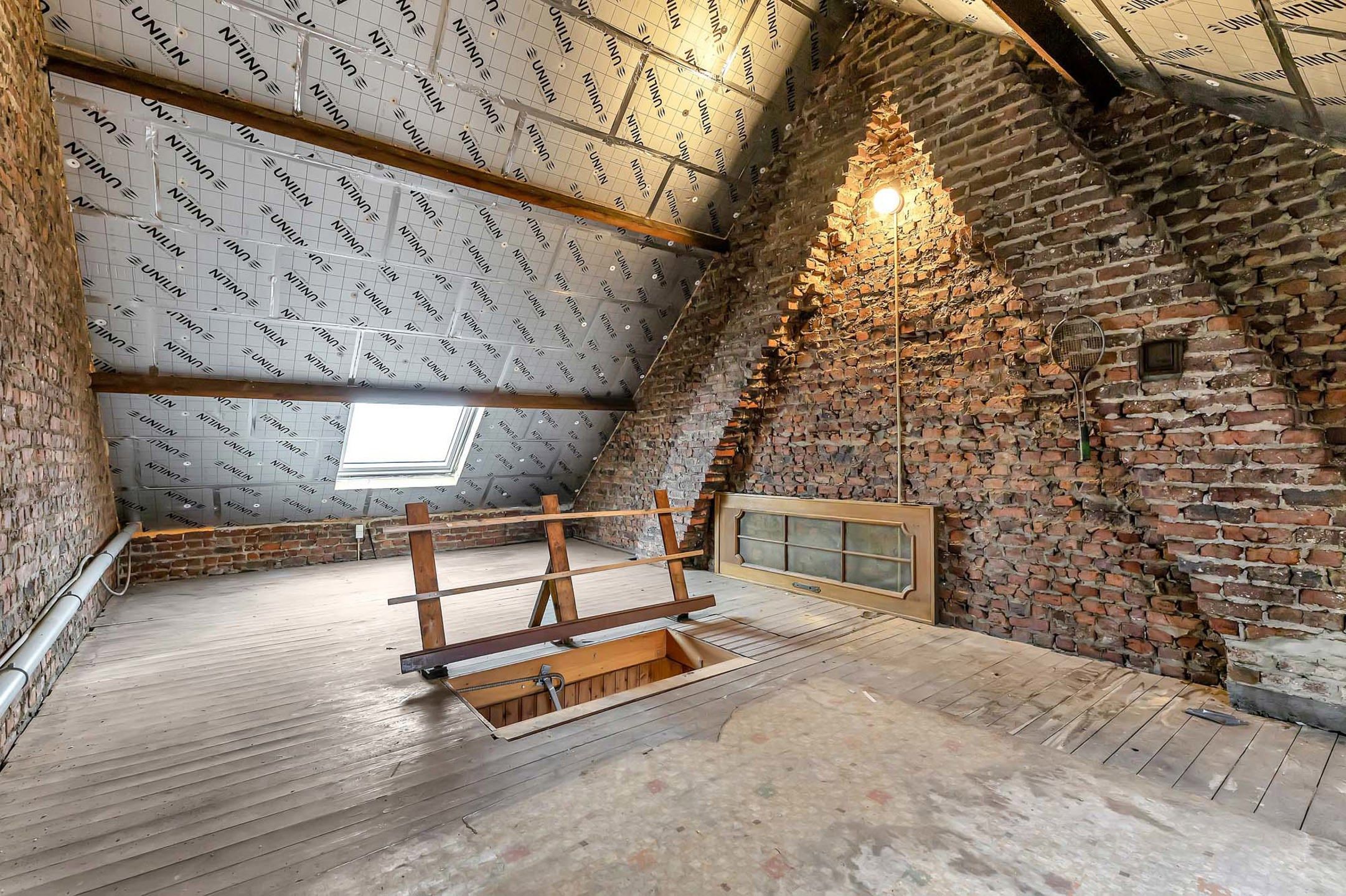 Te renoveren woning nabij centrum Aalst met 2 ruime slpks foto 10