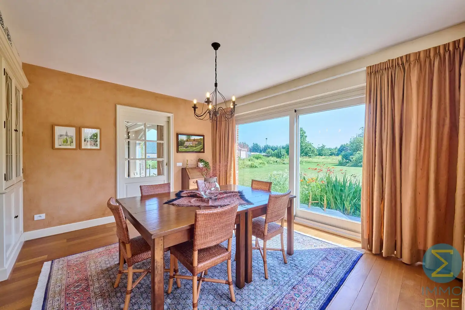 Exclusieve villa met bijgebouwen op 6.660m² grond foto 6
