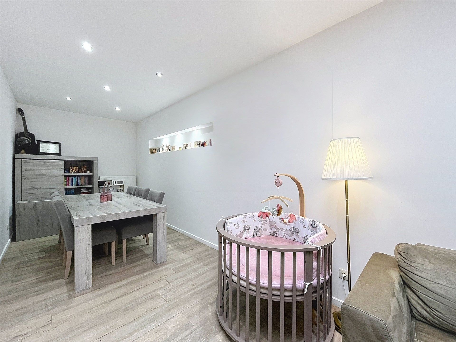 Instapklare gezinswoning met 3 slpk en 2 badk te Sint-Niklaas foto 2