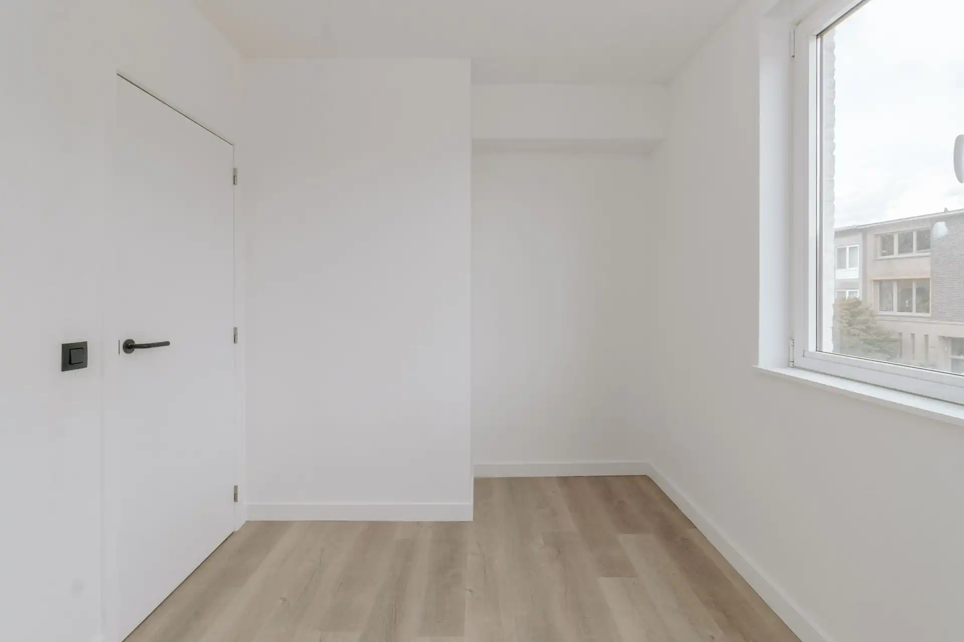 Instapklaar appartement met parking in Gillegomwijk! foto 11