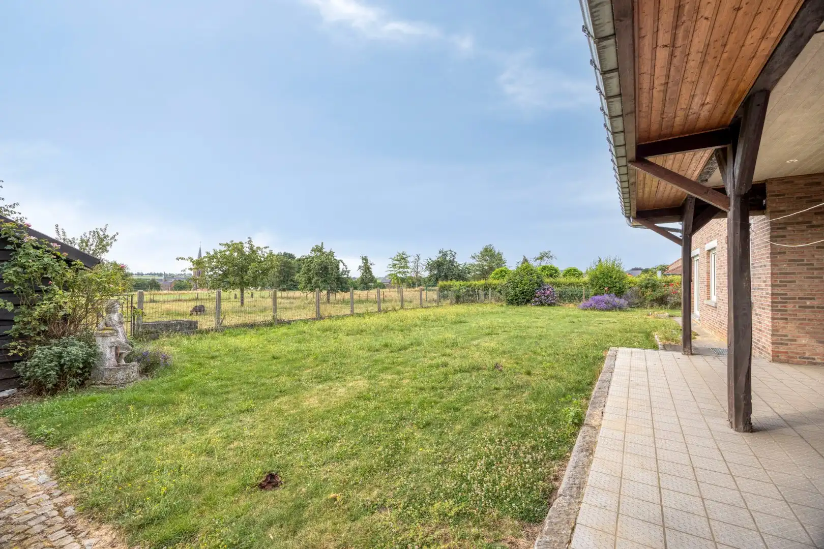 Ruime landelijke woning met tuin en weide op mooi perceel van 21a22ca foto 28