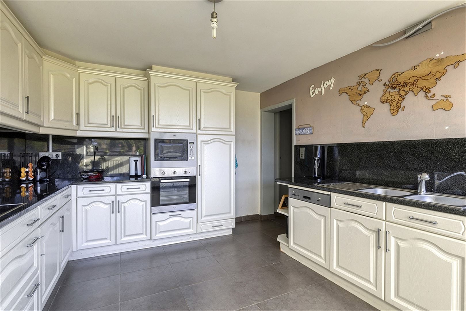 Zeer ruime gezinswoning op toplocatie ! foto 9