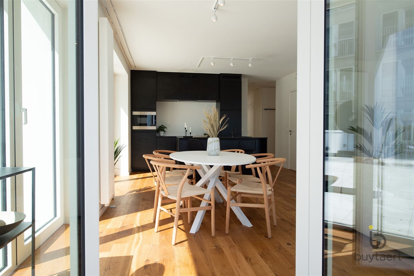 Luxe 3 slpk appartement met een gigantisch terras met zicht op het Kempisch dok. foto 5