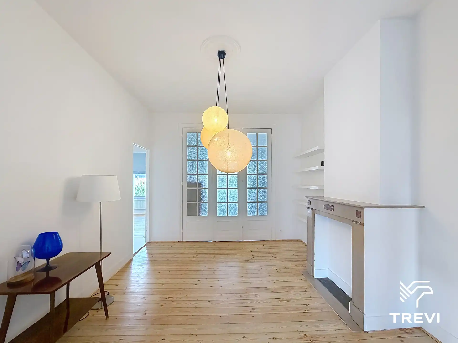 Charmant, onlangs gerenoveerd appartement met 2 slaapkamers foto 3