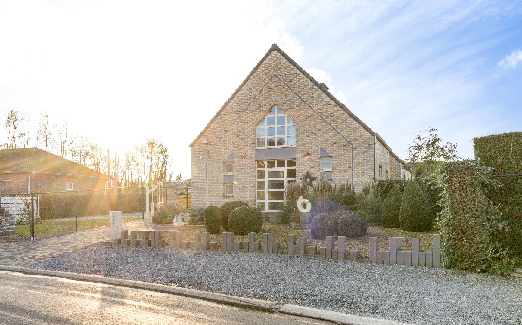 Statige en veelzijdige woning met karakter, energiezuinig comfort én prachtige tuin, op toplocatie. foto 3