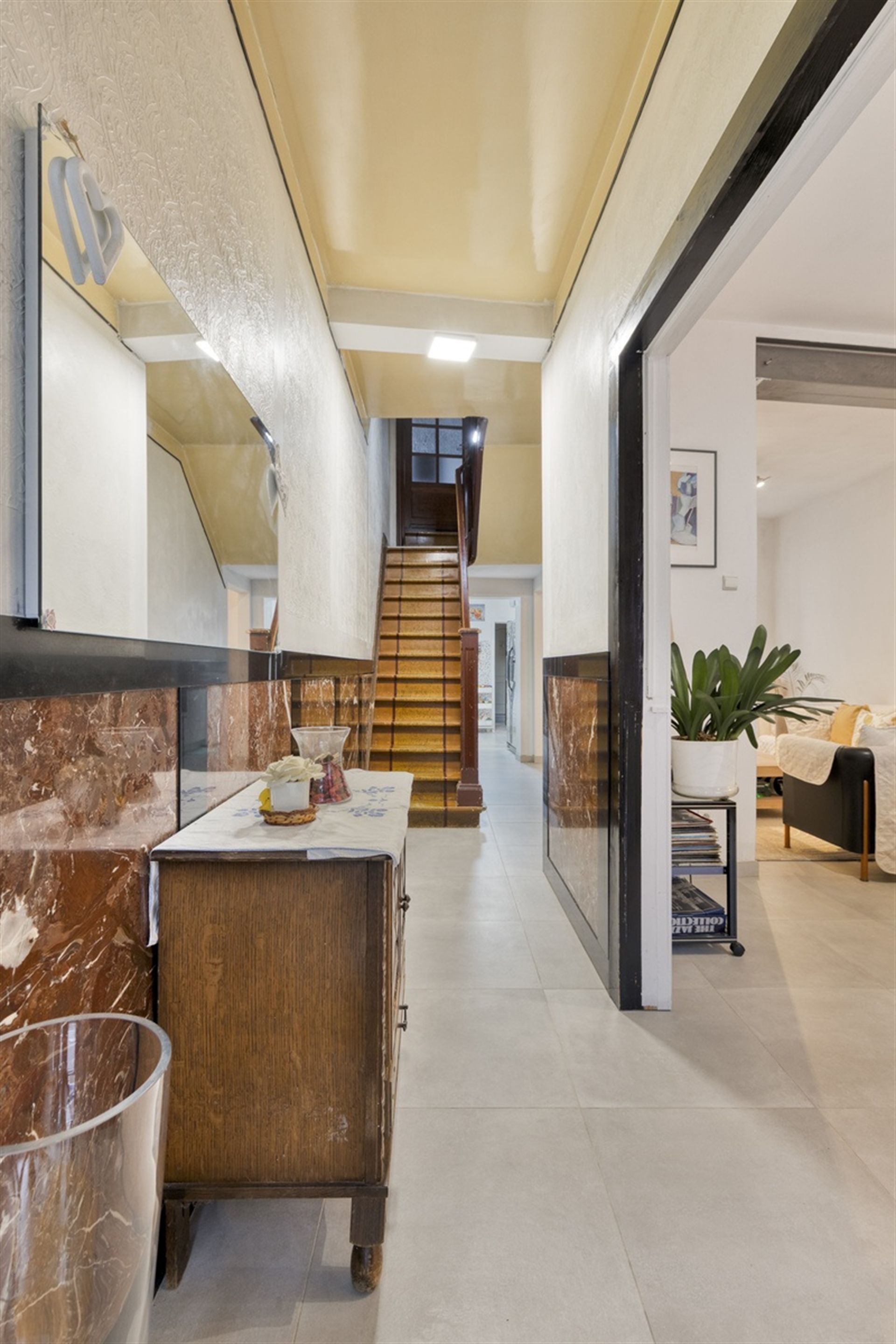 Gerenoveerde rijwoning foto 2