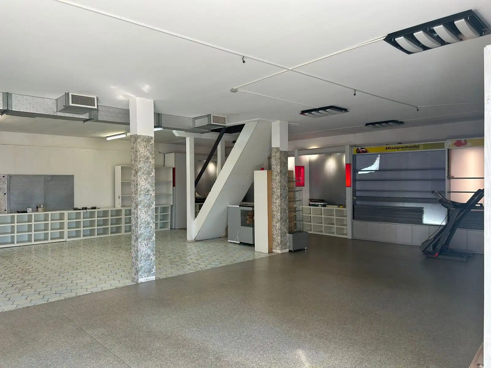 Praktisch magazijn op een uitstekend bereikbare locatie foto 15