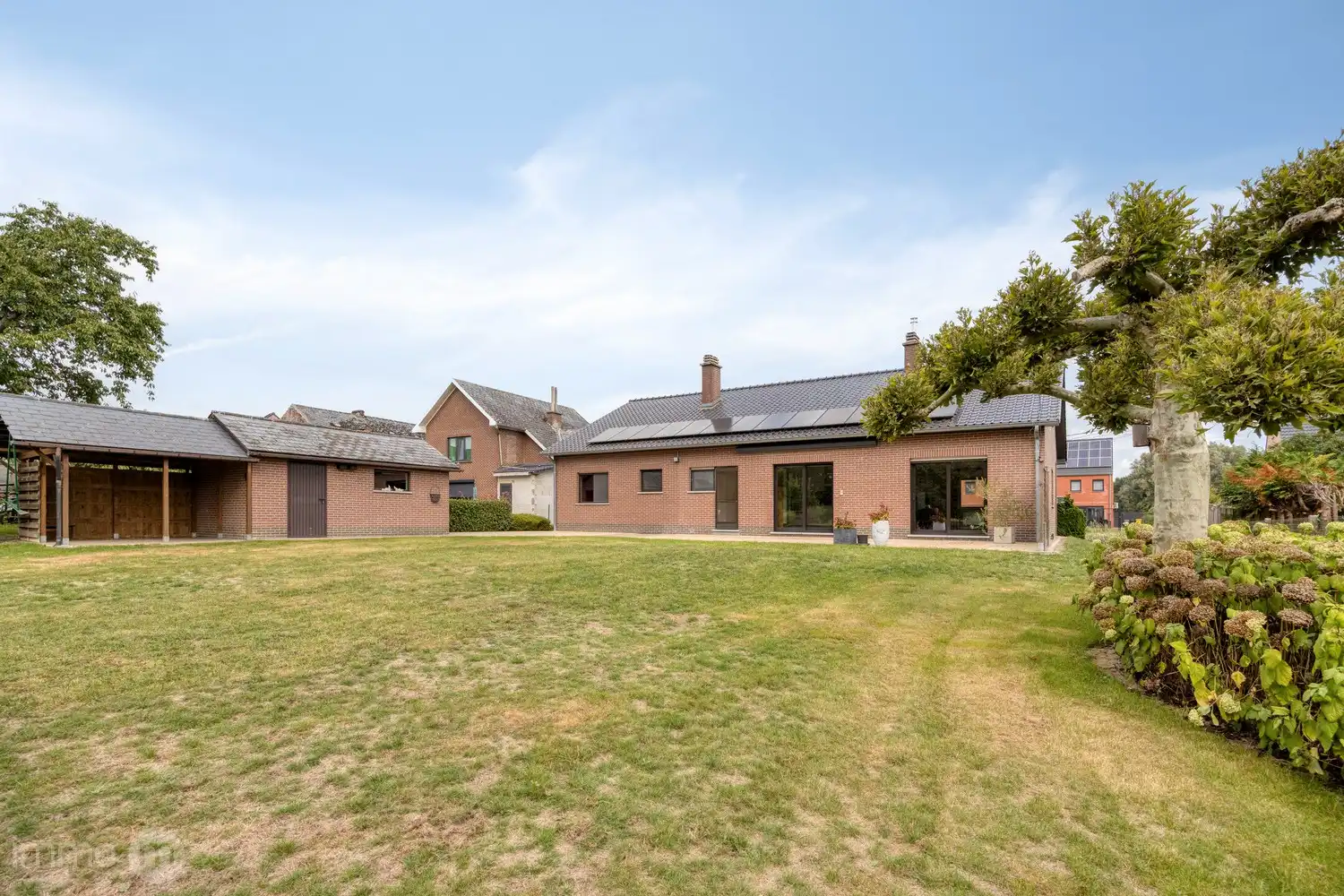 Uitstekend onderhouden open bebouwing met zonnepanelen en 3 tot 5 slaapkamers op prachtig perceel van 55a43ca foto 37