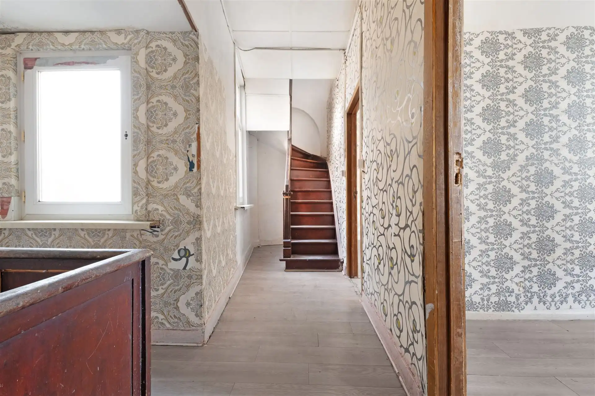 Renovatiepand met mogelijkheid tot 5 slpks op topligging! foto 5