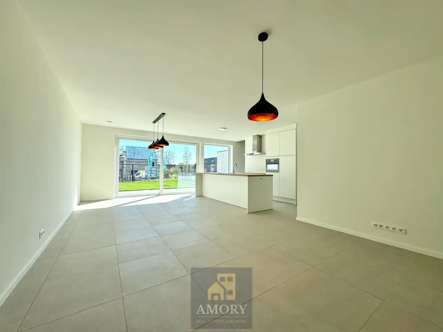 Moderne nieuwbouwwoning met 3 slpk’s en garage foto 2