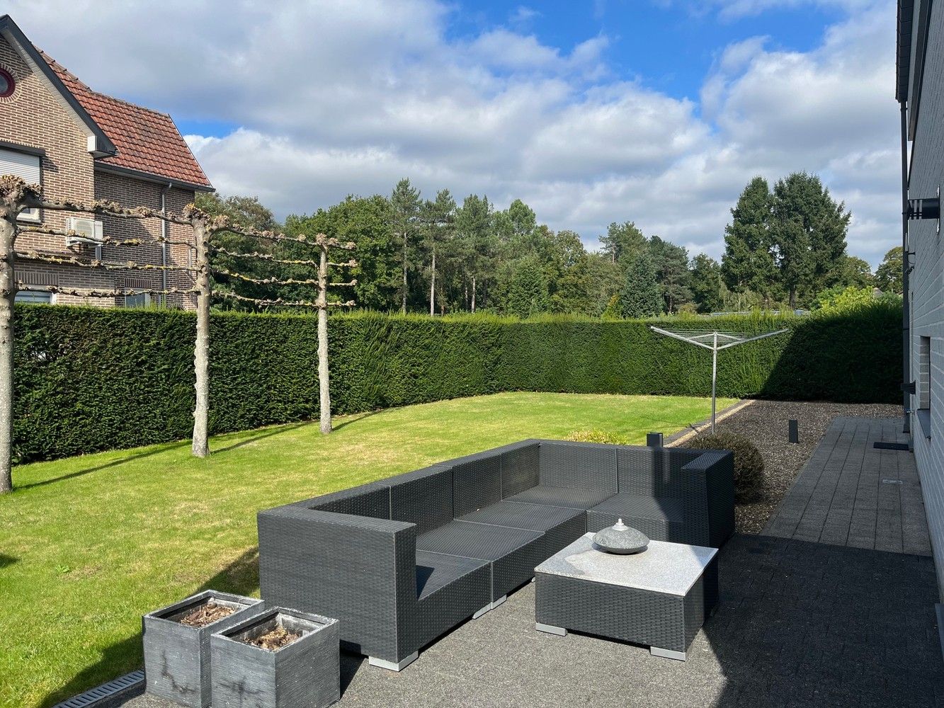 Licht, ruimte en luxe: energiezuinige, recente villa met 5 slk te koop in Maasmechelen! foto 24