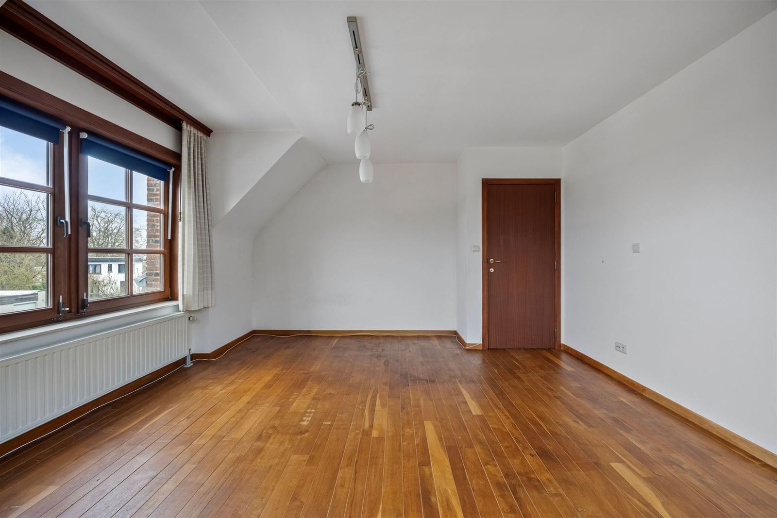 Beersel: Ruime vrijstaande woning met veel mogelijkheden foto 17