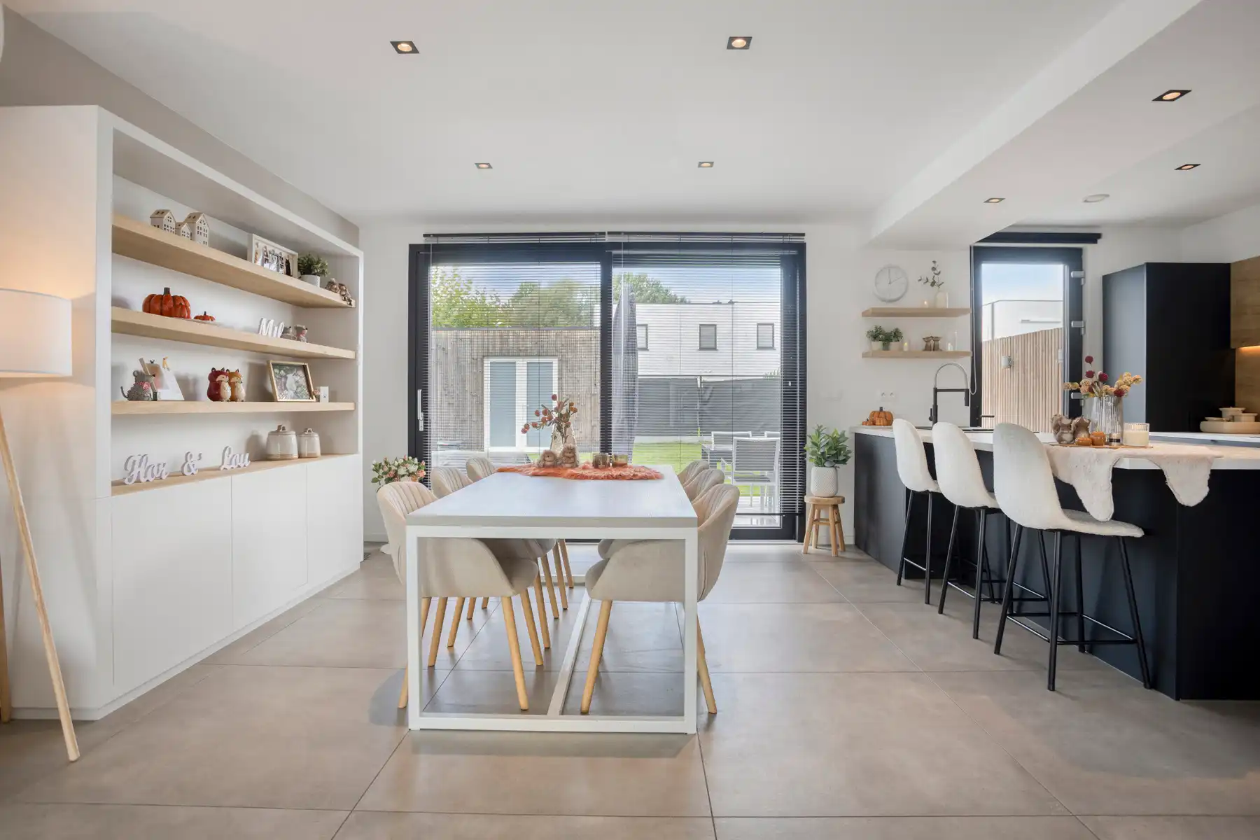 Volledig instapklare moderne halfopen woning in rustige wijk foto 8