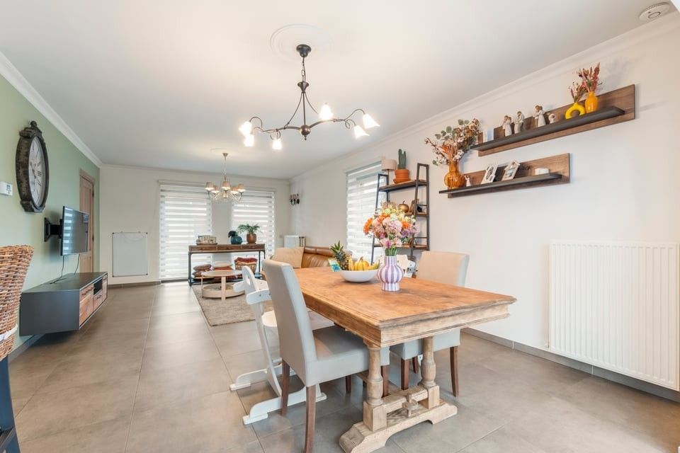 GEZELLIGE INSTAPKLARE GEZINSWONING MET 3 SLAAPKAMERS EN GARAGE IN KOZEN foto 10