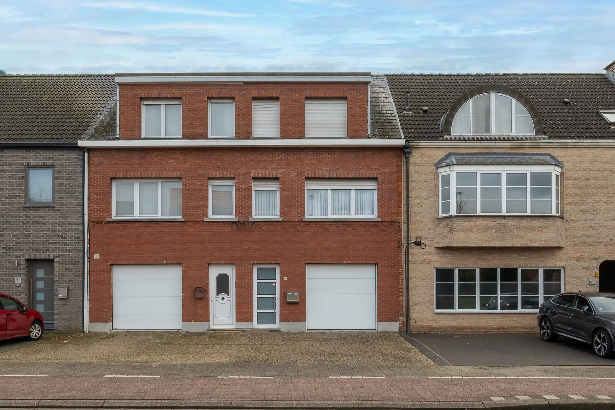 Bel-etage met ruimte op elke verdieping in Emblem (Ranst) foto 2