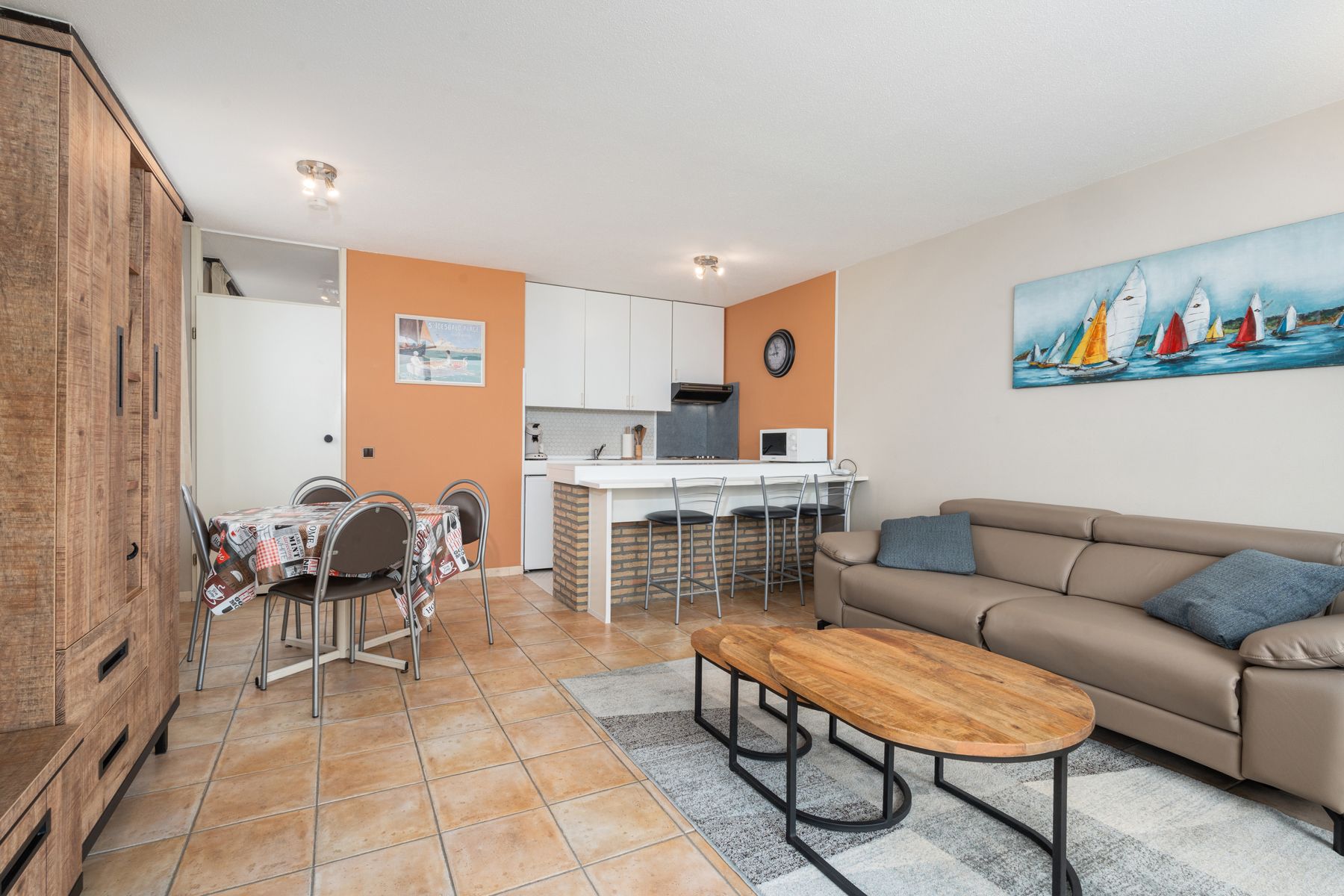 Instapklare familieflat met terras op de Zeedijk van Koksijde foto 4