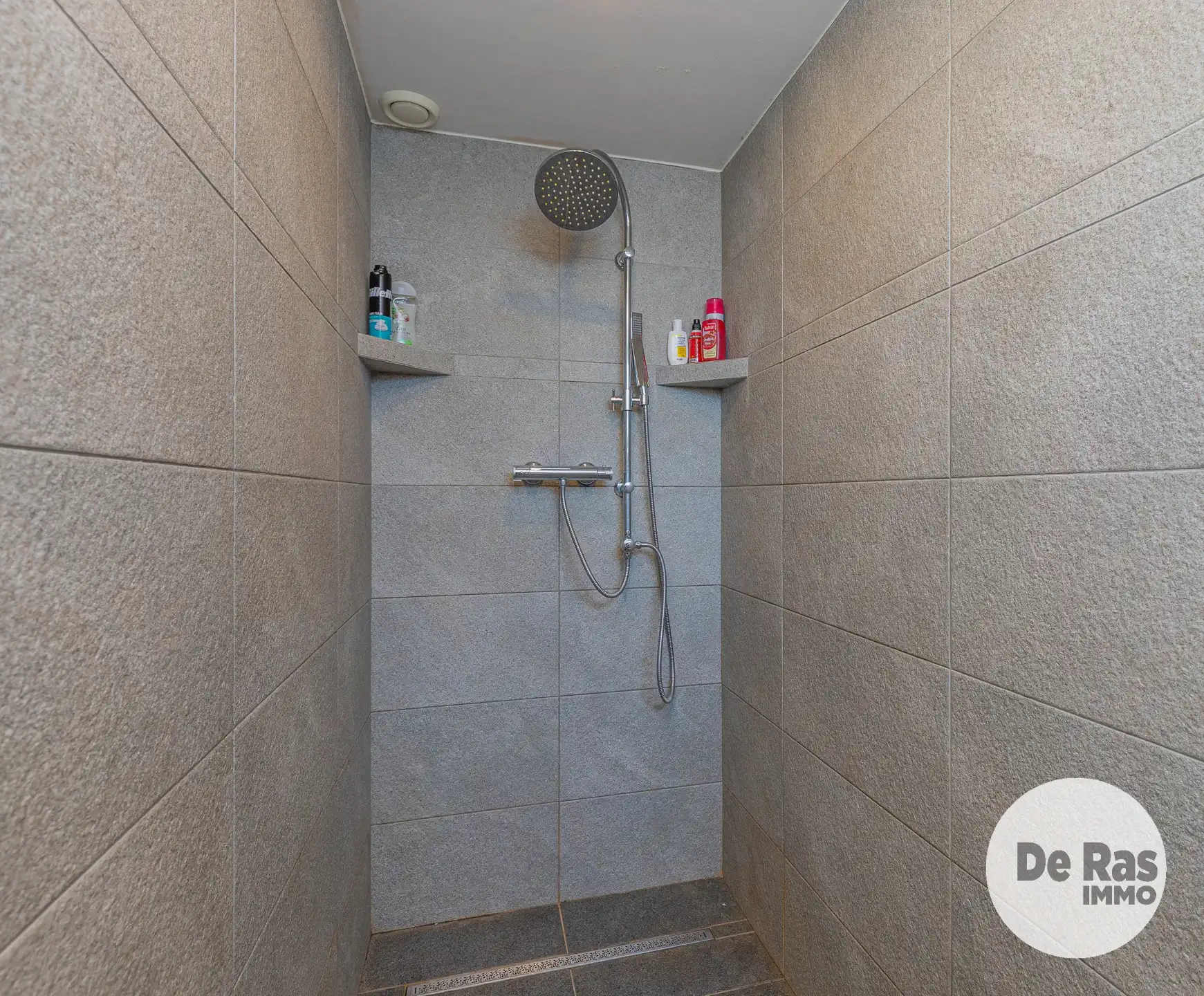 AALST- INSTAPKLARE WONING OP HEEL RUSTIGE LOCATIE foto 24
