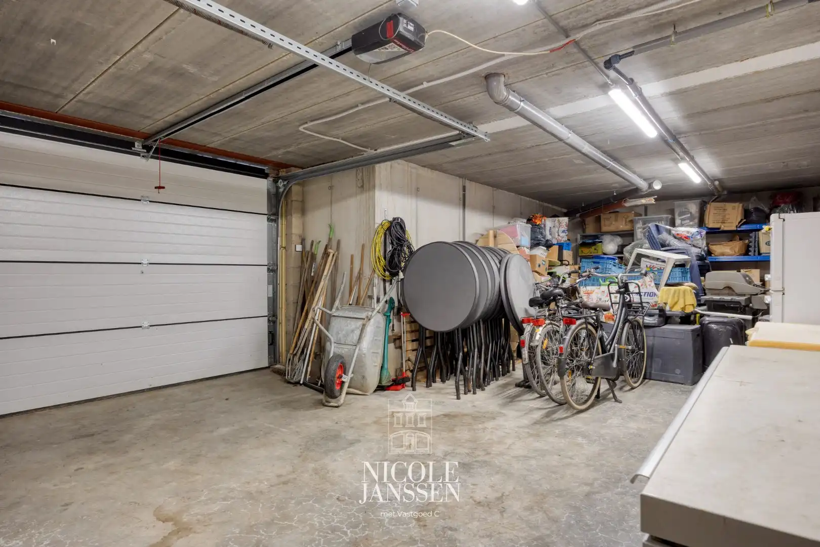 Handelspand met bovenwoning foto 40