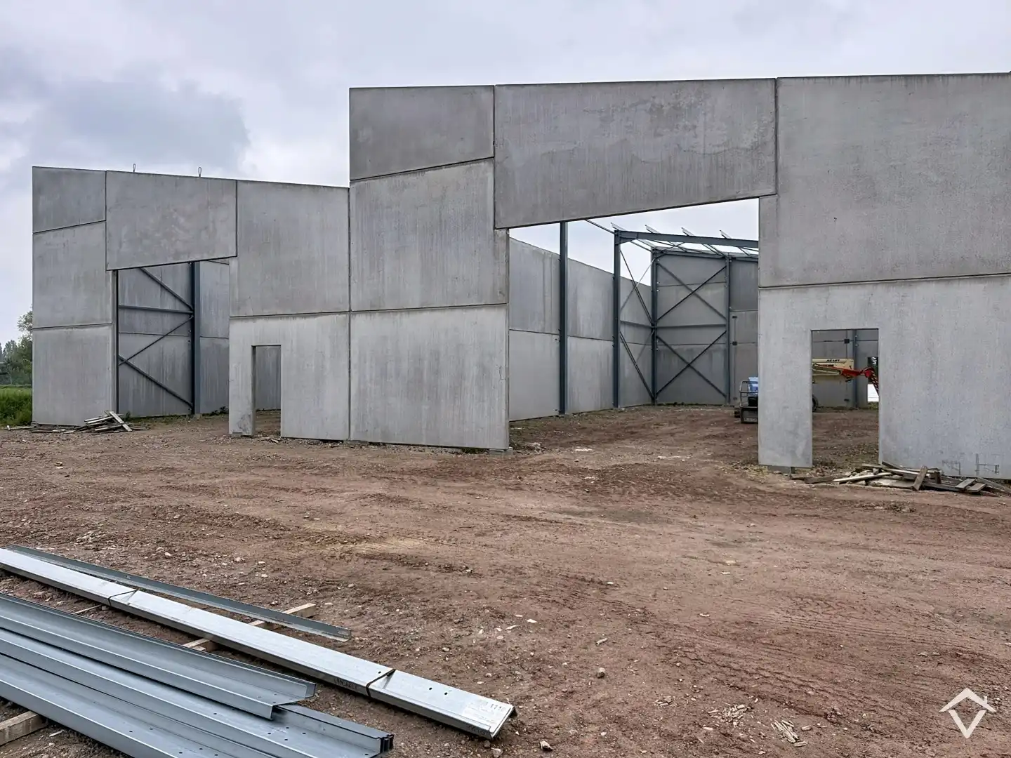 Loods NR A te koop – 180 m² KMO-zone Ardopoort te Roeselare foto 12