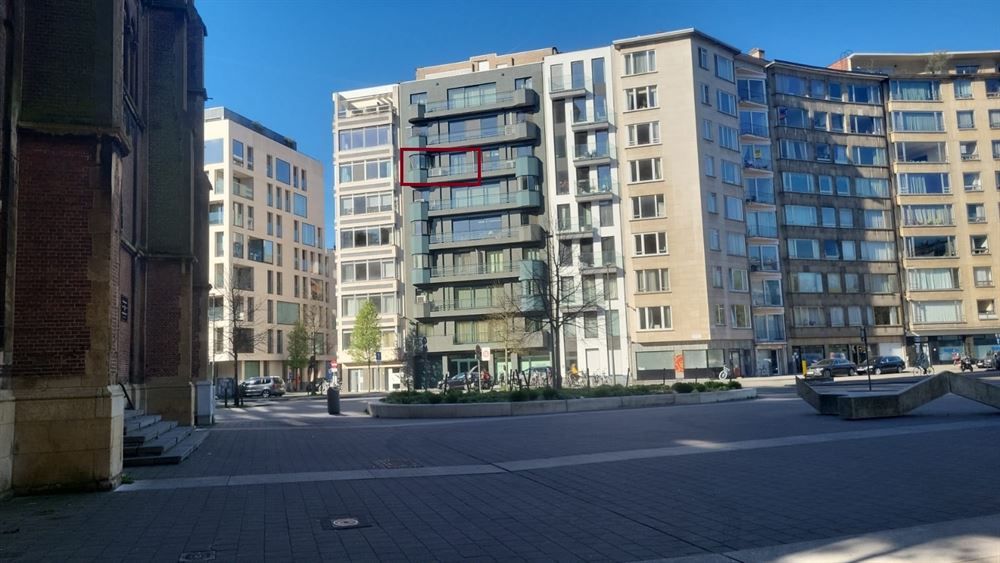 Ruim appartement met terras | Stadspark foto 2