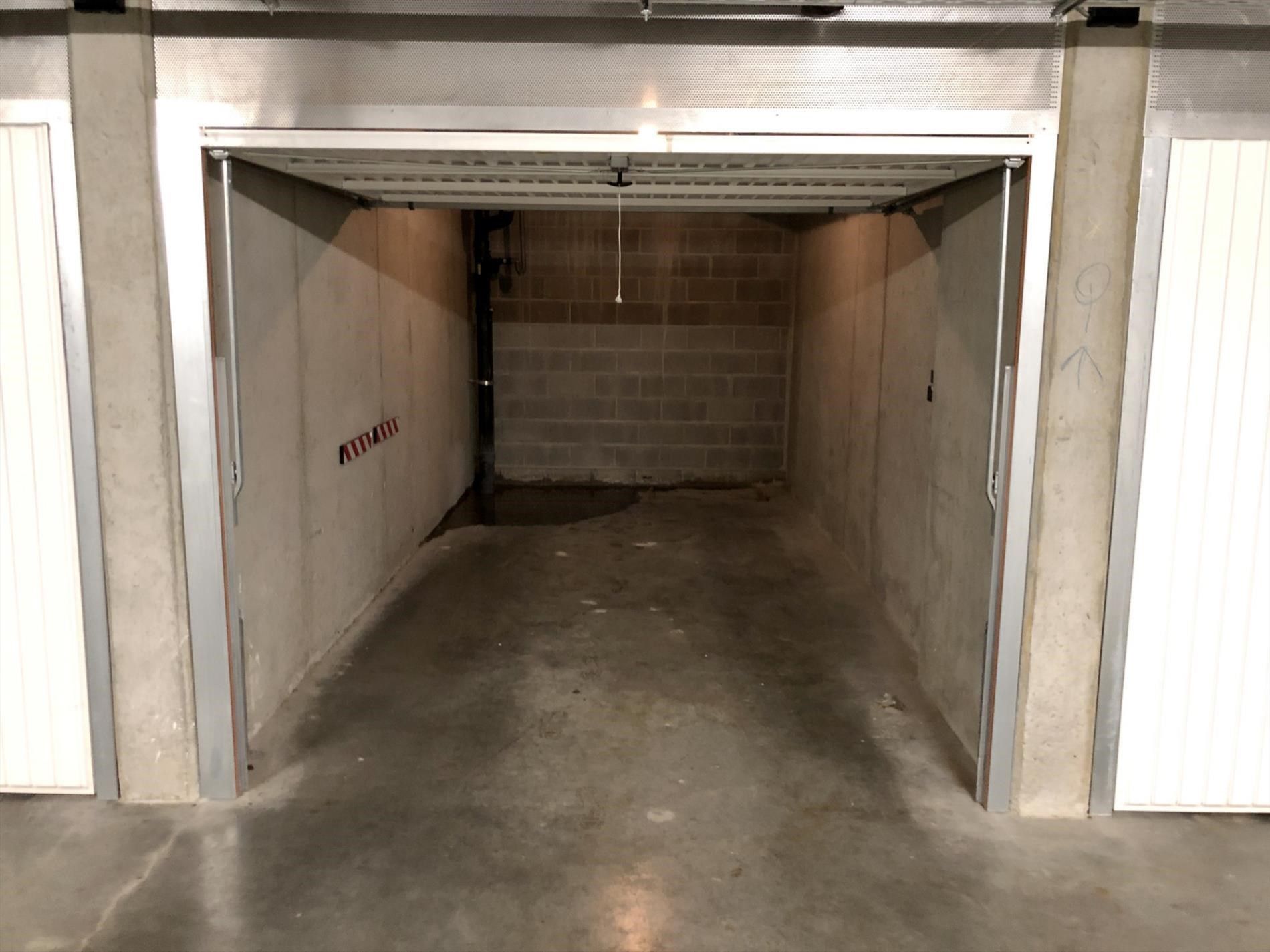 Gesloten garage - centrum Wenduine foto 2