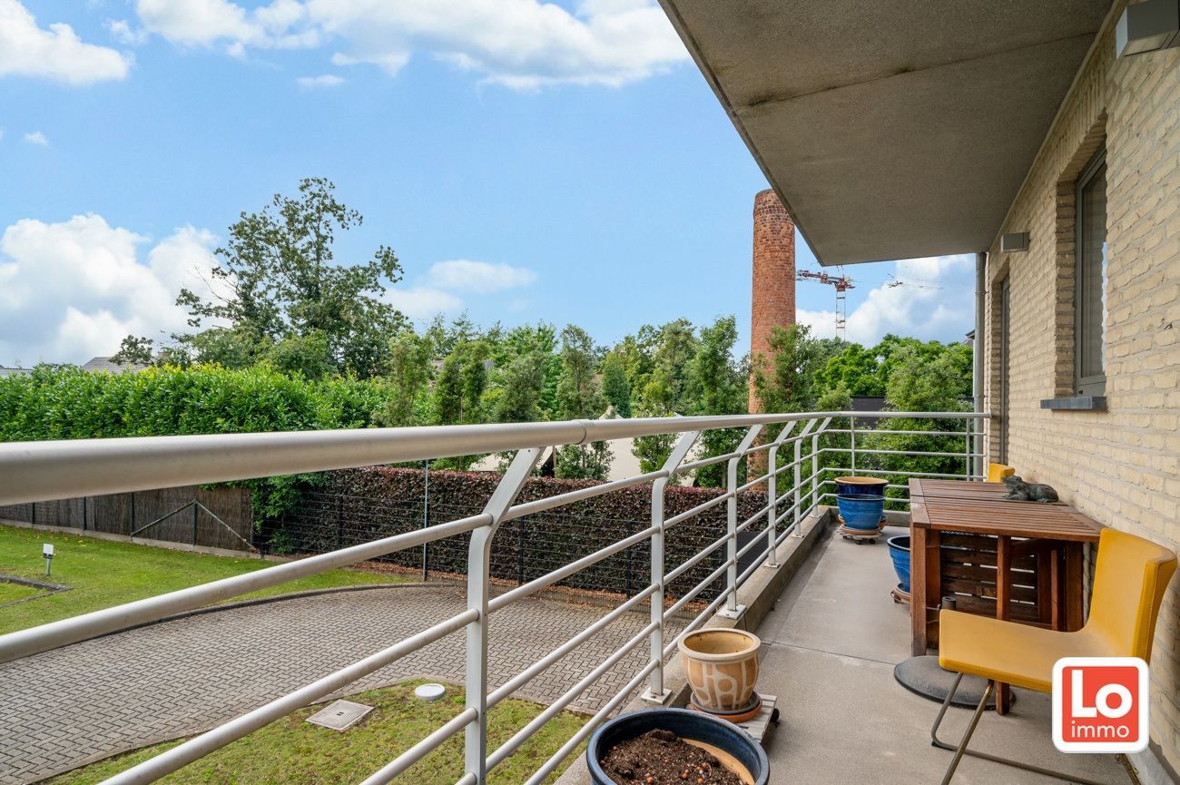 VERKOCHT! Ruim en gezellig appartement met garage in het centrum Lochristi! foto 15