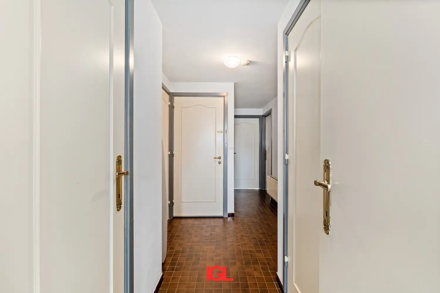 Gelijkvloersappartement met 2 slaapkamers & garage nabij het centrum van Halle foto 5