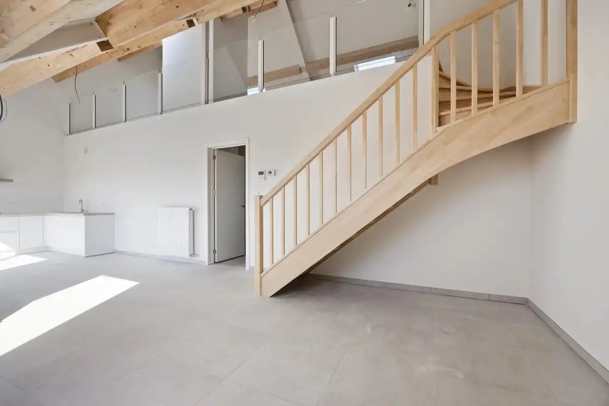 UNIEK PETNHOUSE (DUPLEX) VAN 192 M² MET 3 SLPK'S MET PRACHTIG ZICHT IN BORGLOON foto 2