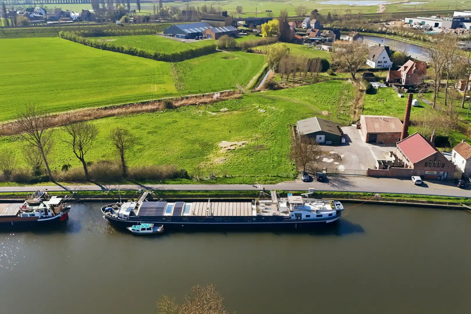 Unieke woonboot met B&B en vergunde ligplaats in Plassendale foto 32