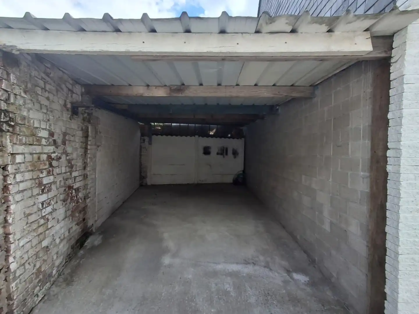 CHARMANT GERENOVEERDE WONING MET 3 SLPKS | CARPORT EN TUIN foto 19