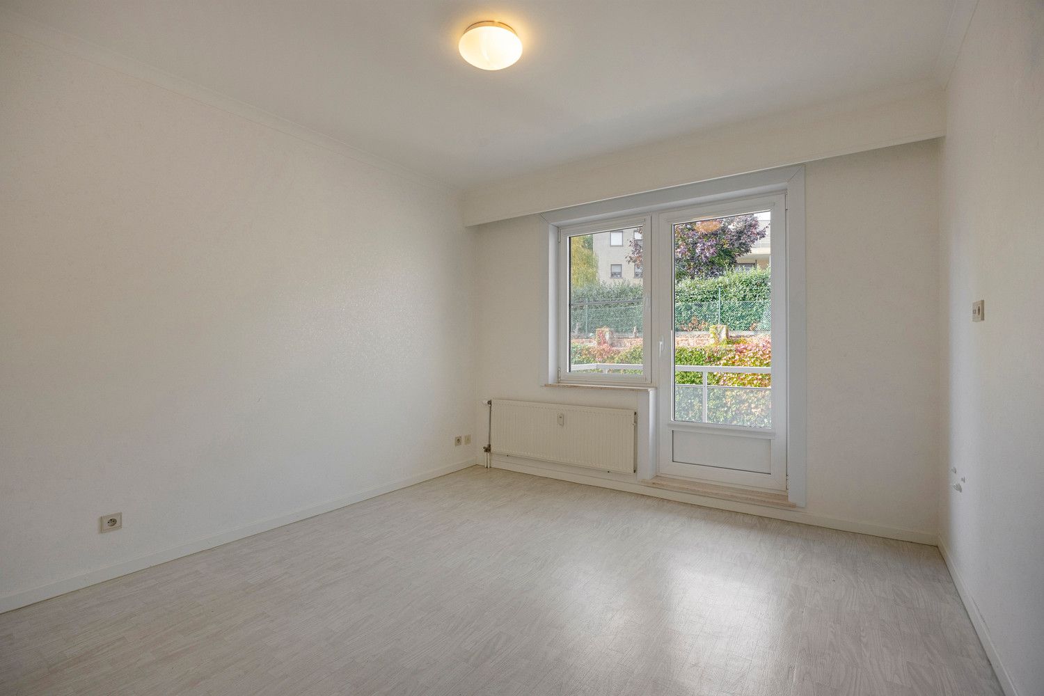 RUIM EN LICHT APPARTEMENT MET 3 SLPKS, TERRASSEN EN GARAGE IN HET HARTJE VAN LUMMEN! foto 15