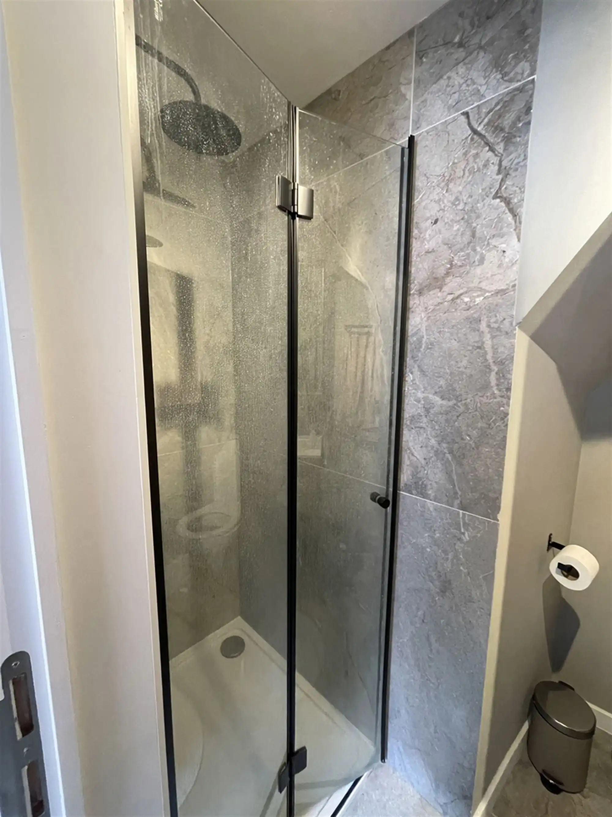 Kamer eigen sanitair hartje Leuven! foto 5