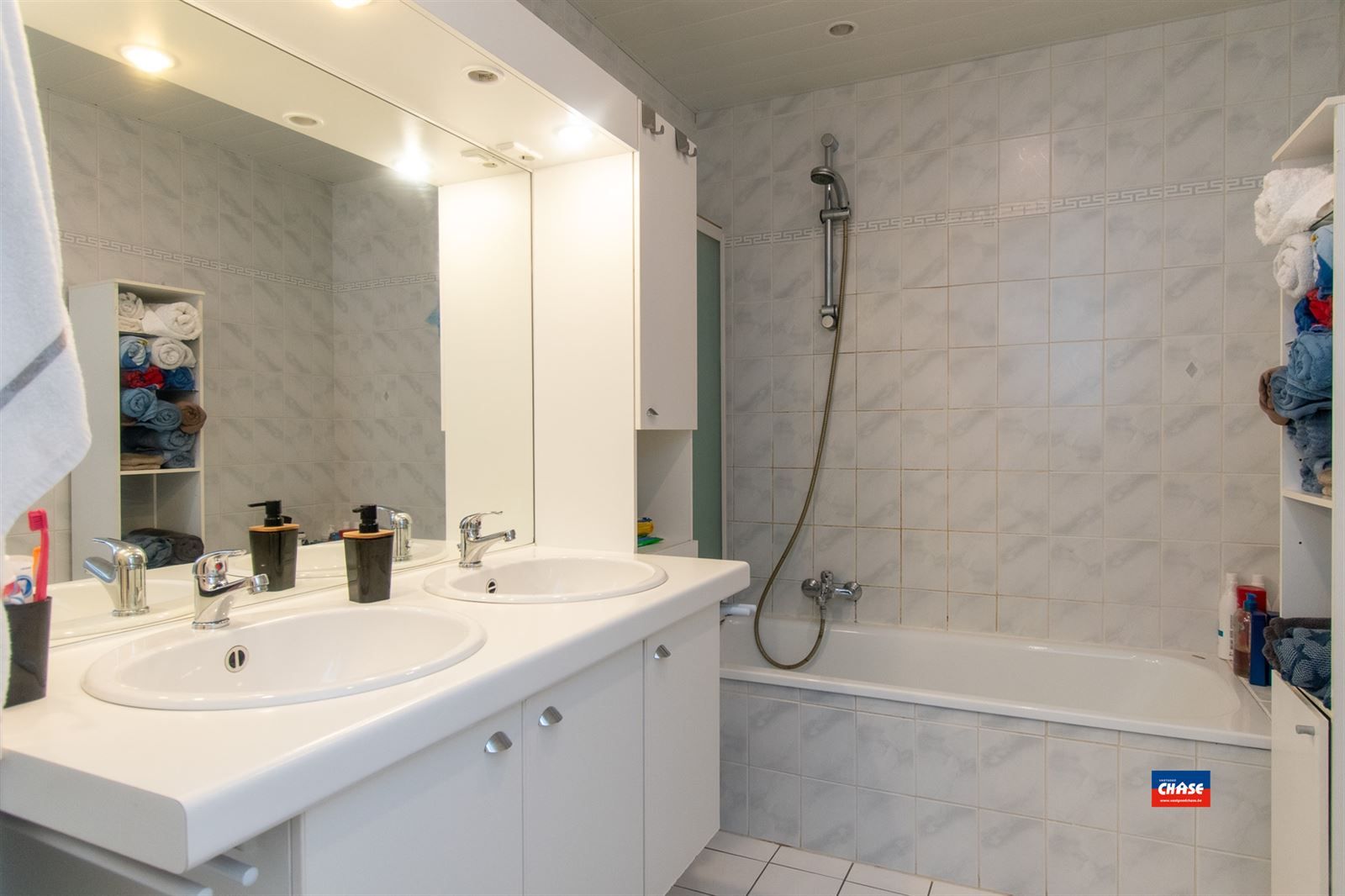 Instapklaar appartement | 2 slpks | garage  foto 9